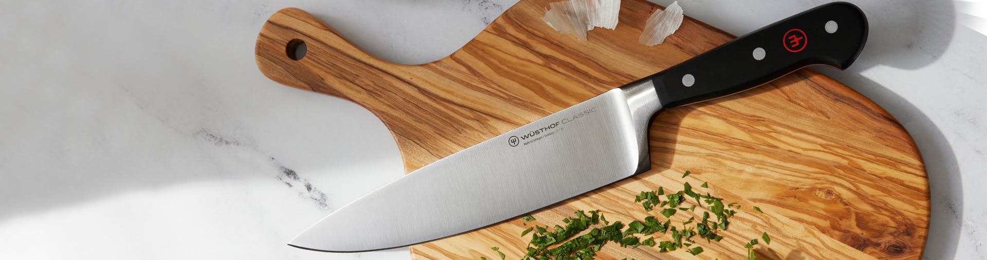 knive on cutting board