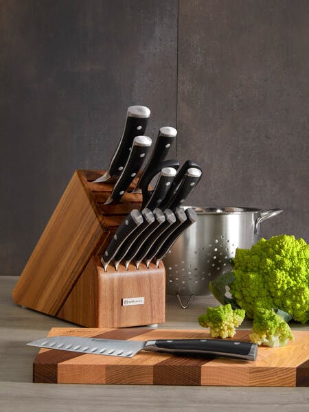 Build Your Own Block Knife Set next to cutting board with broccoli